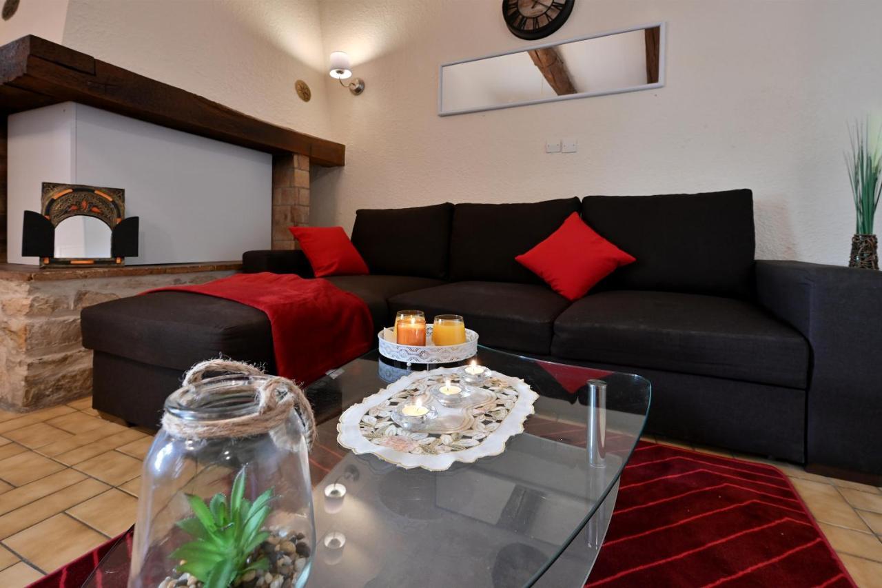 Appartement Au Calme En Plein Centre-Ville Nîmes Exterior foto